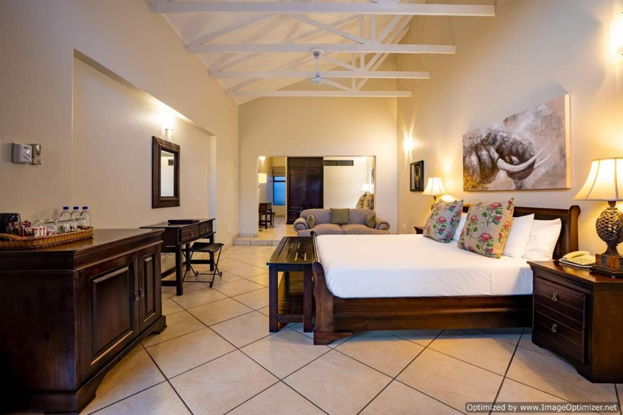 Zulu Nyala Game Lodge Хлухлуве Экстерьер фото