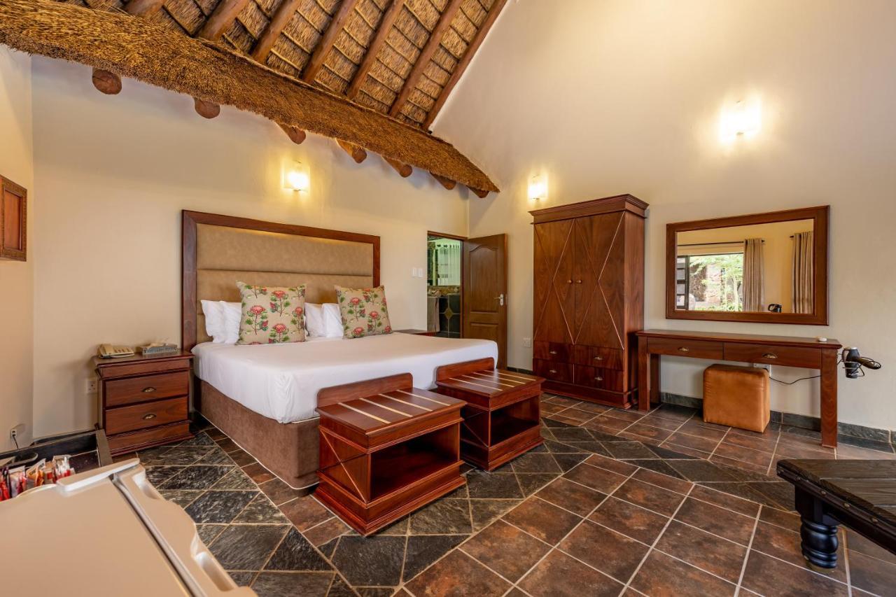 Zulu Nyala Game Lodge Хлухлуве Экстерьер фото