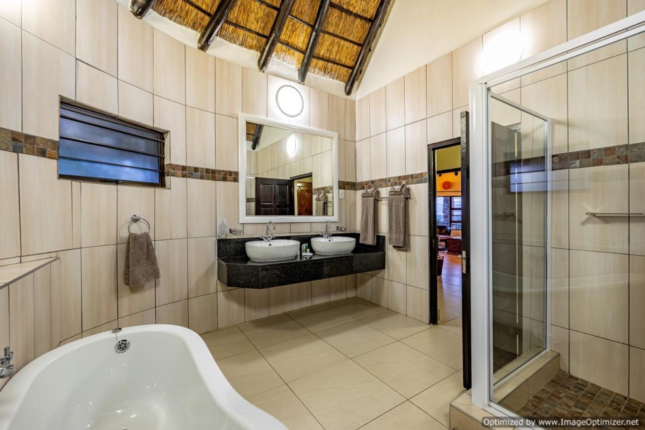 Zulu Nyala Game Lodge Хлухлуве Экстерьер фото