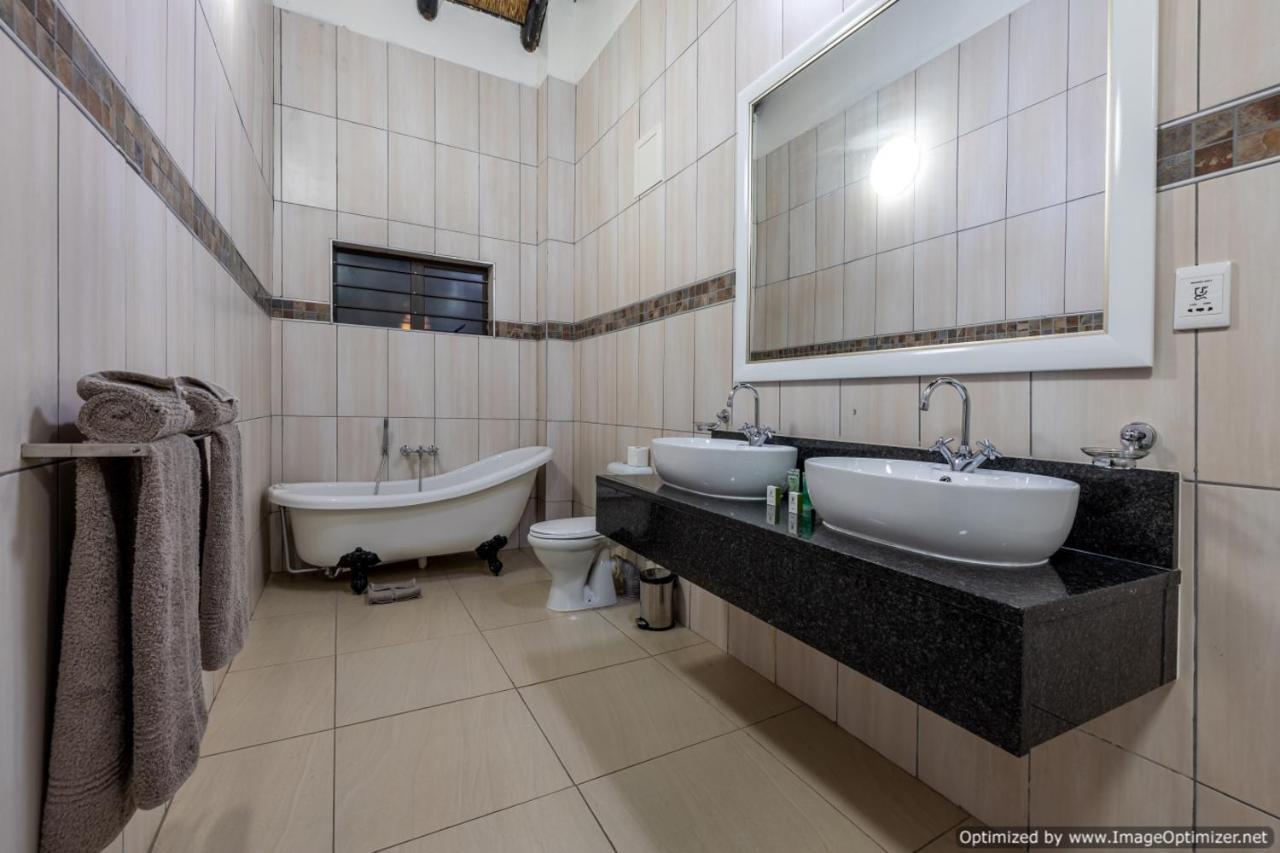 Zulu Nyala Game Lodge Хлухлуве Экстерьер фото